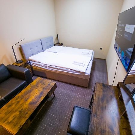 Motel Olympland 特鲁特诺夫 外观 照片