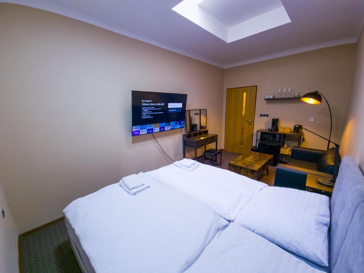 Motel Olympland 特鲁特诺夫 外观 照片